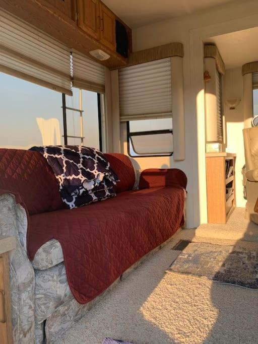 Mission Mountain Camper Apartment Saint Ignatius Exterior photo