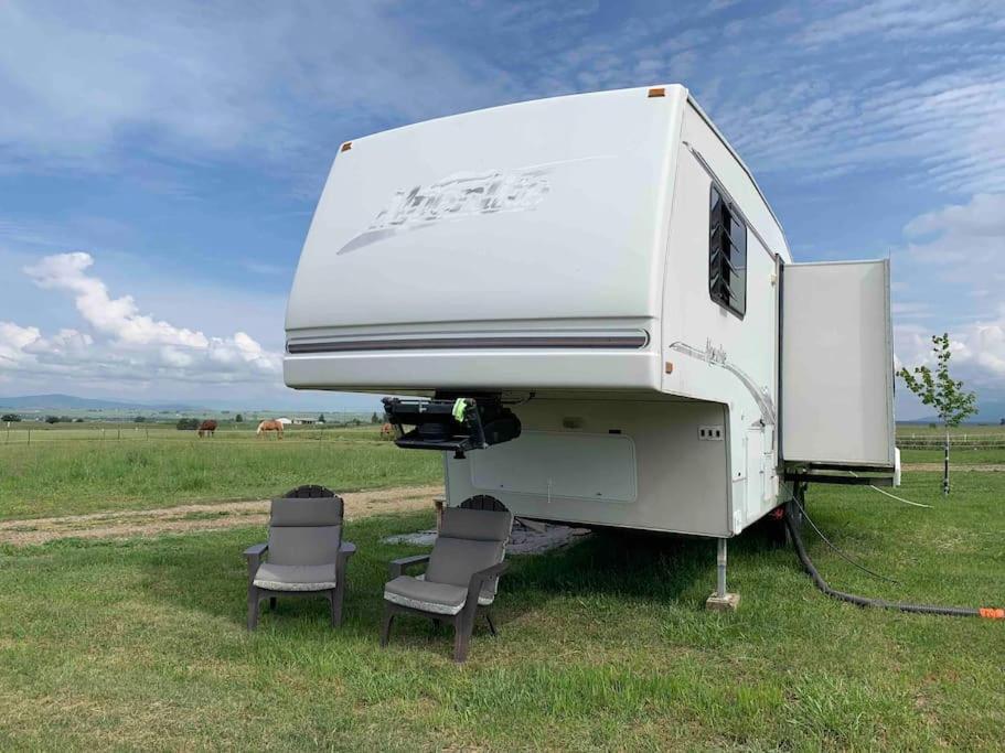 Mission Mountain Camper Apartment Saint Ignatius Exterior photo