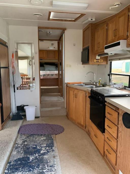 Mission Mountain Camper Apartment Saint Ignatius Exterior photo